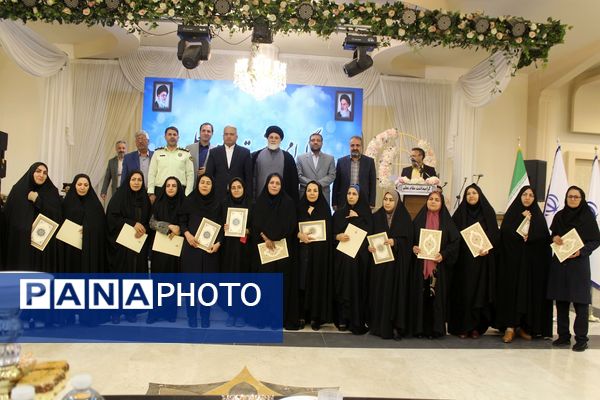 برگزاری مراسم گرامیداشت مقام معلم در بهارستان‌دو