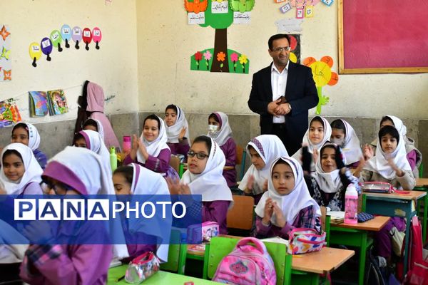 بازدید سرزده مدیرکل آموزش و پرورش کهگیلویه و بویراحمد از مدارس شاهد