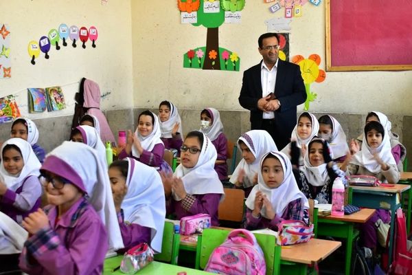 بازدید سرزده مدیرکل آموزش و پرورش کهگیلویه و بویراحمد از مدارس شاهد