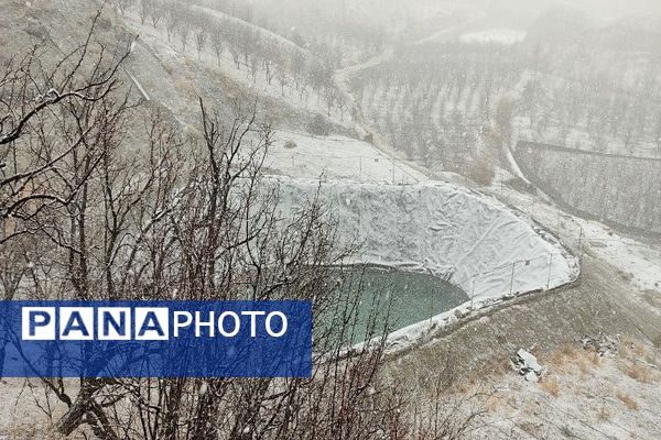 شروع اولین بارش برف زمستانی در بهمن ماه ۱۴۰۳ در شهر زیبای با‌ر