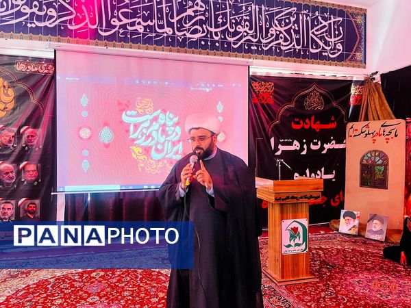 استقبال دانش‌آموزان‌ دبیرستان شاهد ریحانه‌النبی گناباد از پیکر مطهر شهید گمنام