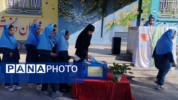 جشن عاطفه ها در مدرسه فرهنگ شهرستان خلیل آباد 