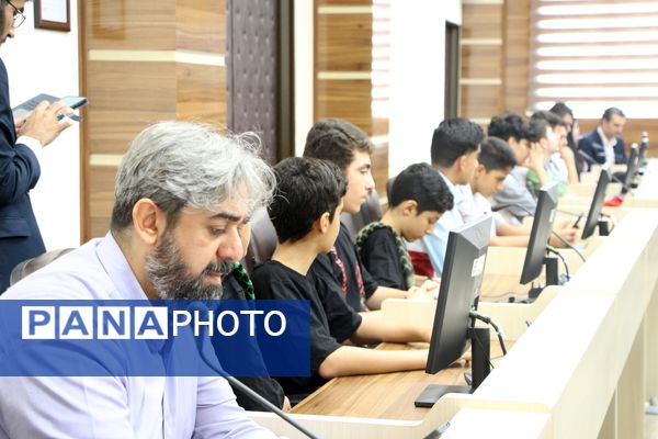 نشست معاون پرورشی و فرهنگی وزیر آموزش و پرورش با دانش آموزان پسر عضو تشکل‌های دانش‌آموزی 