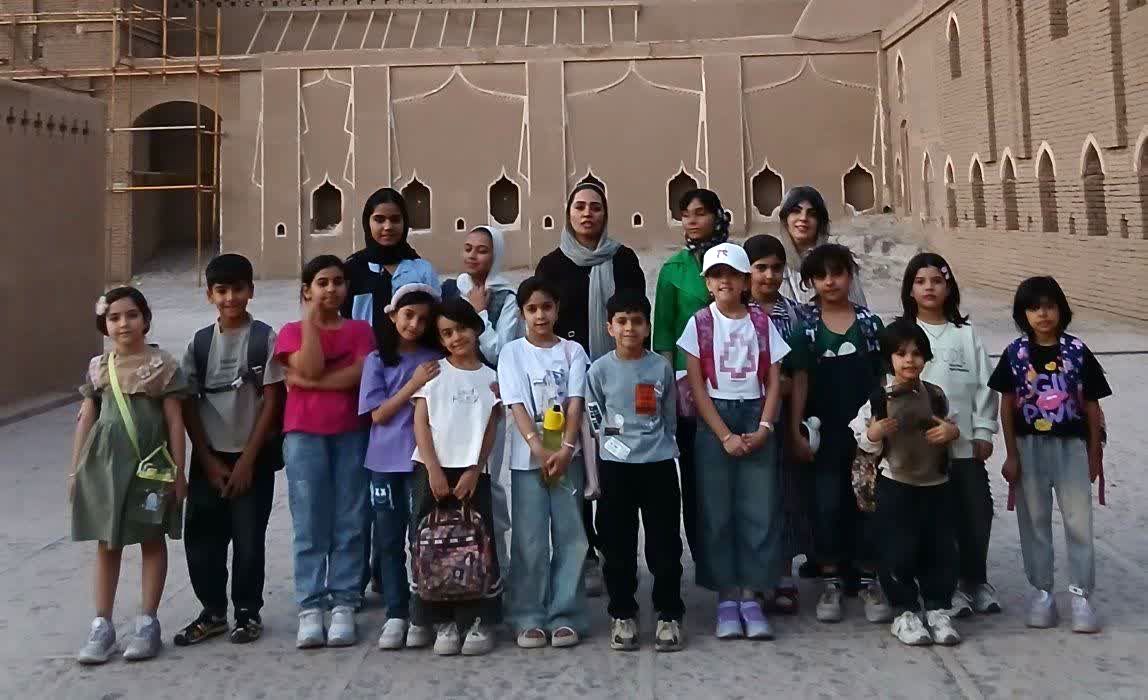 برگزاری کارگاه نقاشی کودکان در ارگ بم