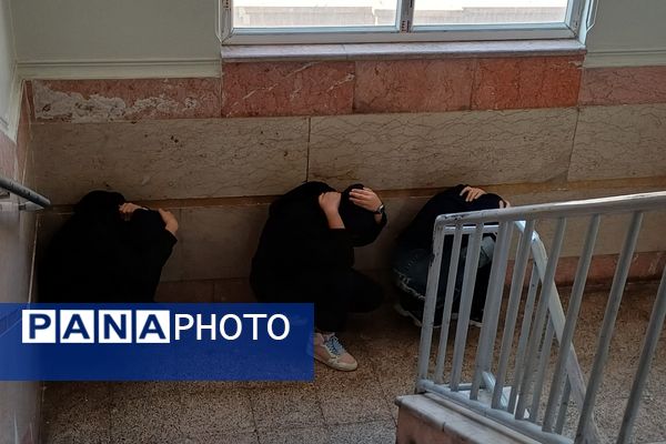 دانش‌آموزان دبیرستان زینبیه۲ شهریار آماده مقابله با زلزله