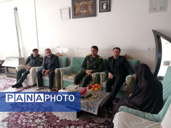 تجدید میثاق با آرمان‌های شهیدان و تقدیر از خانواده‌های معزز شهدا