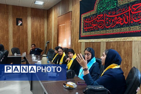 نشست صمیمی قائم‌مقام سازمان دانش‌آموزی کشور با رؤسای شورای دانش‌آموزی شیراز