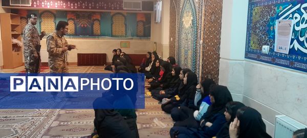 آموزش عملی آمادگی دفاعی در دبیرستان فرزانگان استعداد درخشان ملارد