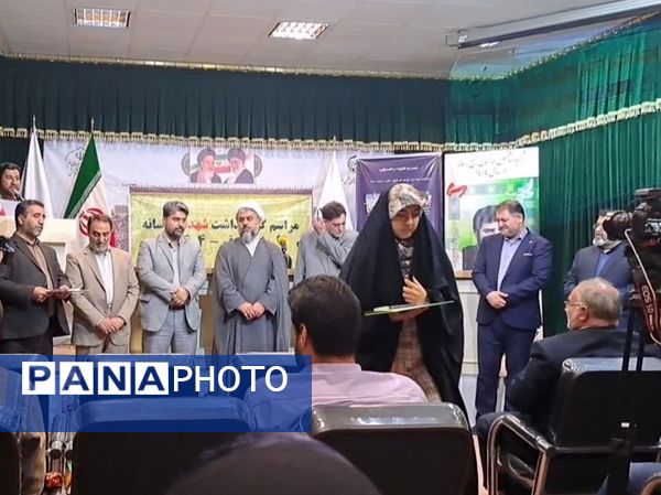 تقدیر از برگزیدگان دو رویداد رسانه‌ای «میثاق» و «سرباز مقاومت» در قم