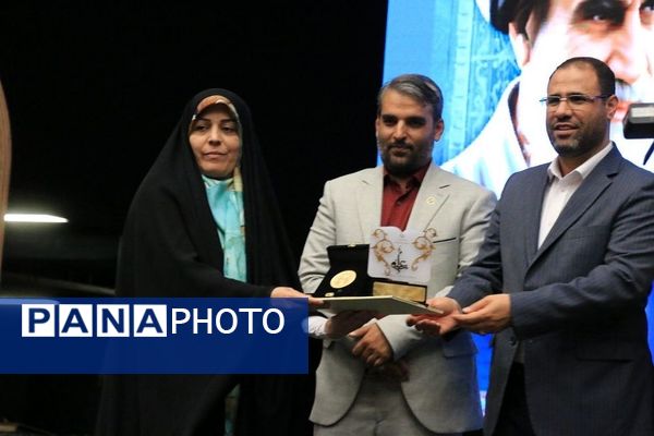 مراسم معلم سرآمد ۱۴۰۳ شهرستان‌های استان تهران و گرامیداشت مقام معلم در ایوان ری