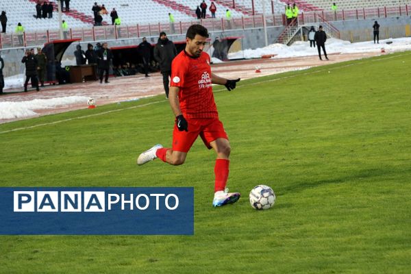 بازی تراکتور و ملوان در تبریز