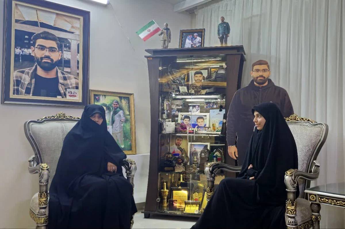 حسین از کودکی در مسجد حضور فعال داشت