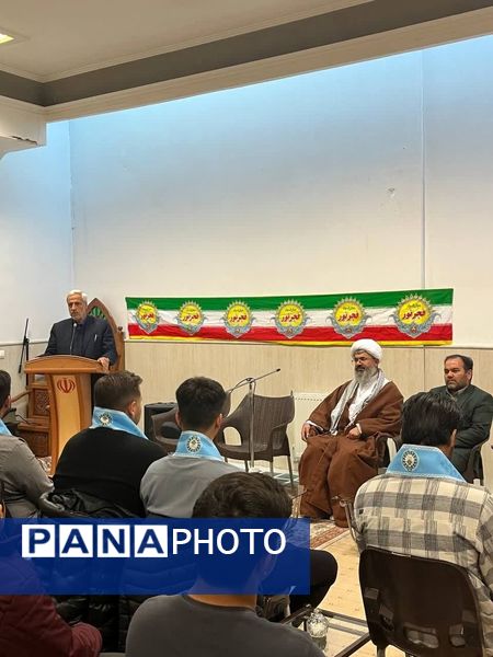 دیدار نمایندگان تشکل‌های دانش‌آموزی مدارس پسرانه مقطع متوسطه دوم کاشمر با امام جمعه