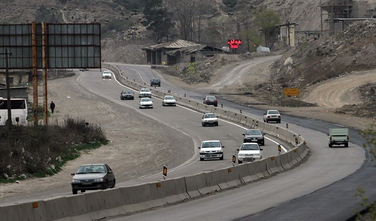 جاده‌های کشور در وضعیت مطلوبی قرار دارند/ وجود بیش از 120 هزار خودروی مسافران نوروزی در استان مازندران
