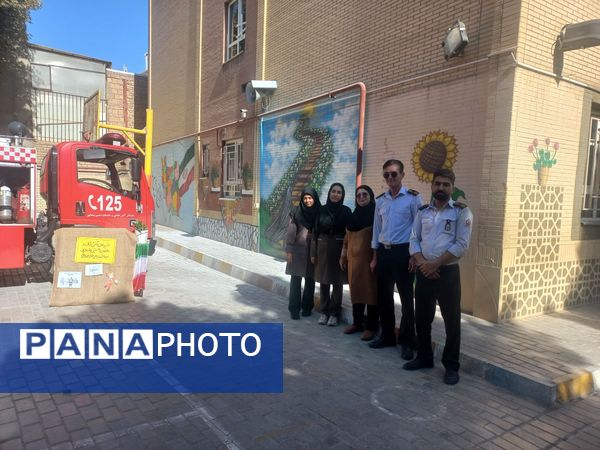 بزرگداشت روز آتش نشانی در دبستان شطیطه۲