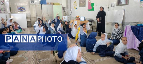 کارگاه آموزشی دانش‌آموزان در هفته پدافند غیرعامل (پدافند زیستی) در مدرسه شهید خاقانی شهرستان شیروان