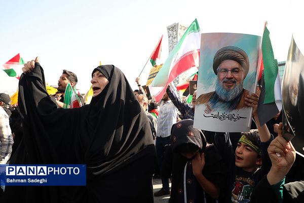 تجمع محکومیت ترور سید حسن نصرالله و قدردانی از عملیات وعده صادق ۲ در میدان امام حسین(ع)
