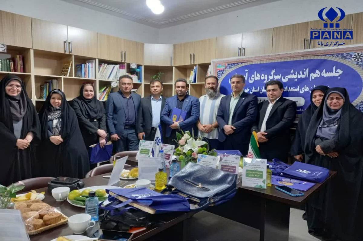 تبادل نظر میان سرگروههای آموزشی، نقش بسیار مؤثری در ارتقای کیفیت آموزش مدارس استعدادهای درخشان دارد