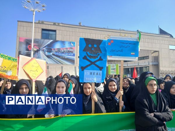 ۱۳ آبان،  روز آشکار ساختن ناتوانی استکبار 