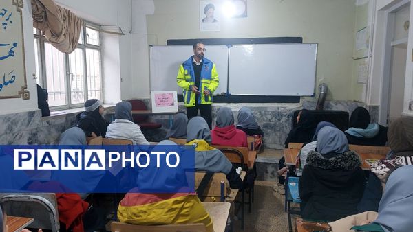 بیست و هفتمین مانور زلزله در دبیرستان دخترانه دانشور 2 