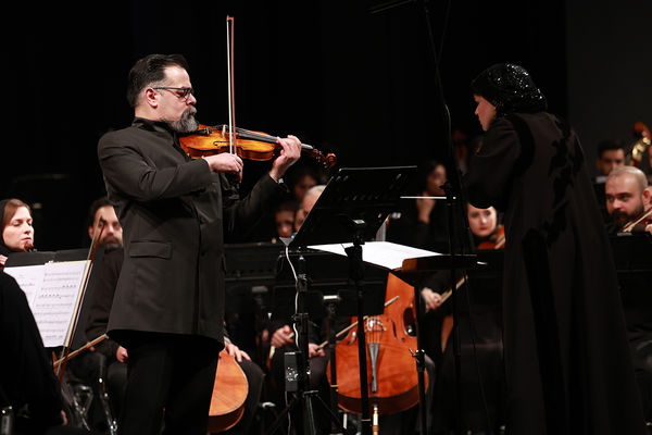 ارکستر سمفونیک تهران به رهبری «پانیذ فریوسفی»