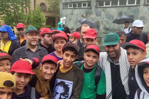 همایش کوهپیمایی ۱۰۰۰ نفره فرهنگیان و دانش‌آموزان شهر تهران با حضور وزیر آموزش و پرورش برگزار شد