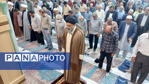 گرامیداشت هفته معلم در نماز جمعه با حضور مدیر آموزش و پرورش پیشوا