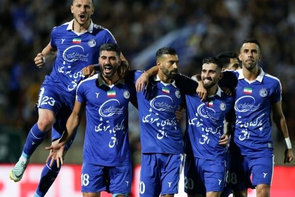 رونمایی از پیراهن های استقلال و الشرطه برای بازی فردا