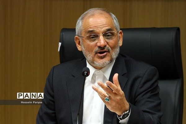  آموزش و پرورش نقطه عزیمت حل اساسی مشکلات کشور است