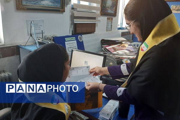 برگزاری انتخابات شورای دانش‌آموزی در دبیرستان فرزانگان قائمشهر