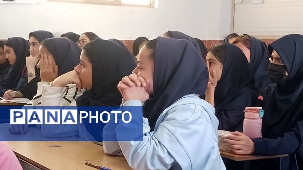 برگزاری طرح آگاهی‌های حقوقی و زنگ پیشگیری در دبیرستان شهید شهلایی ناحیه 3 کرج 