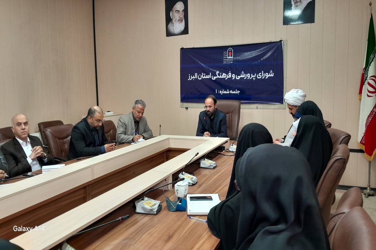 همبستگی، قطار فرهنگی استان را به سمت جلو هدایت میکند