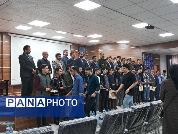 تجلیل از برترین‌های کنکور در قائمشهر
