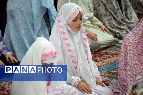 اعتکاف دانش‌آموزی در مسجد جامع امام حسین(ع) ناحیه یک کرج 