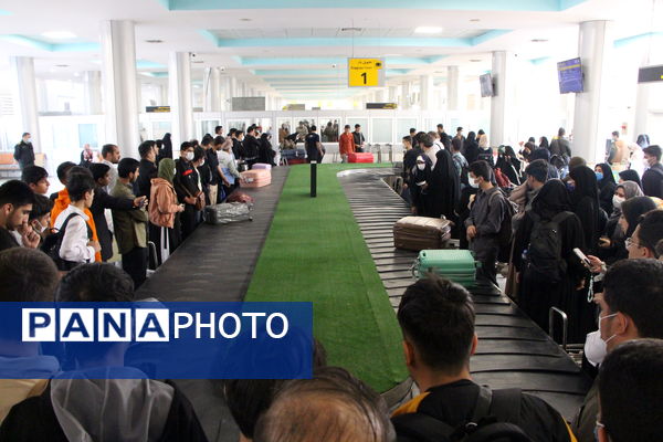 مراسم استقبال از کاروان دانش‌آموزی اعزام به حج عمره در یزد