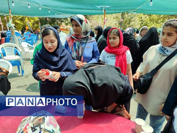 اردوی مادر دختری دانش‌آموزان ناحیه یک مشهد به‌مناسبت روز خانواده