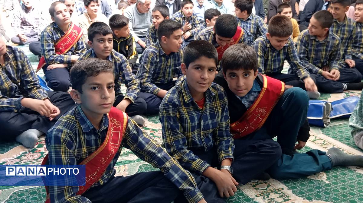 نماز جمعه با حضور دانشآموزان فعال بسیجی شهر بن