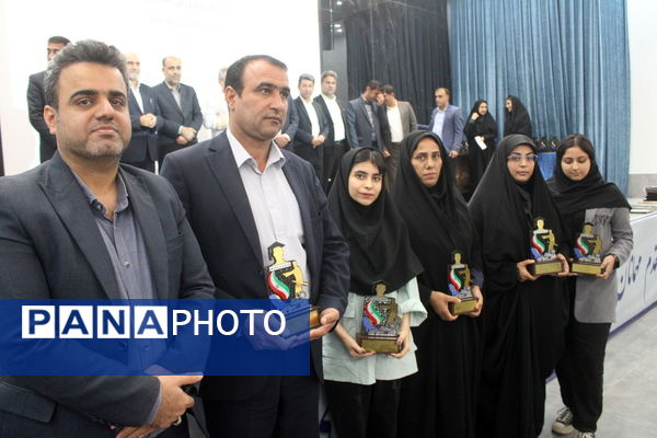 همایش تجلیل از برترین‌های کنکور سراسری 1403 استان بوشهر