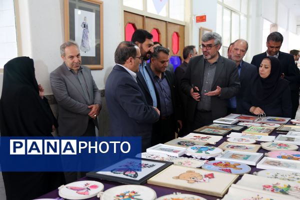 برگزاری نمایشگاه دستاورد های دانش آموزان در هنرستان حضرت فاطمه (س)  اردبیل