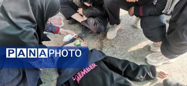 بیست و هفتمین مانور زلزله سراسری در دبیرستان یغمای نیشابوری(وکیلی۳)