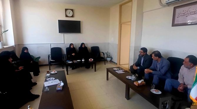نشست هم‌اندیشی شورای راهبری امور بانوان در حوزه نماز شهرستان کوهپایه