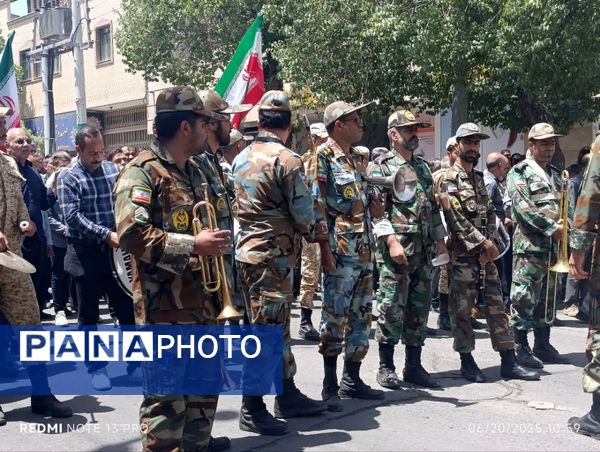 راهپیمایی در پی تجاوز رژیم صهیونسیتی به خاک کشور و تشییع پیکر شهید مدافع وطن محمد امین صدری