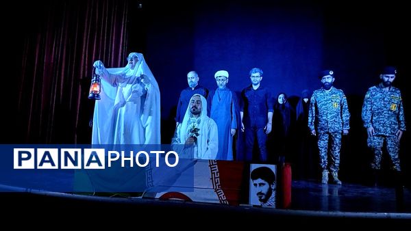 نمایش «مرا مهدی بخوانید» در فرهنگسرای امام علی(ع) هشتگرد به روی صحنه رفت