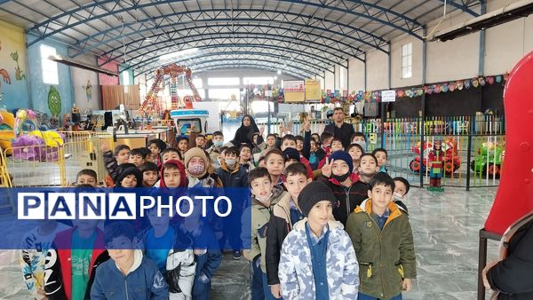 اردوی دانش‌آموزان مدرسه مبین در شهربازی پارک کوثر شیروان