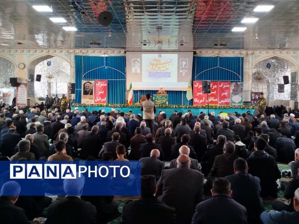 نماز جمعه شهرستان کاشمر با حضور پر رنگ مردم ترشیز کهن برگزار شد 