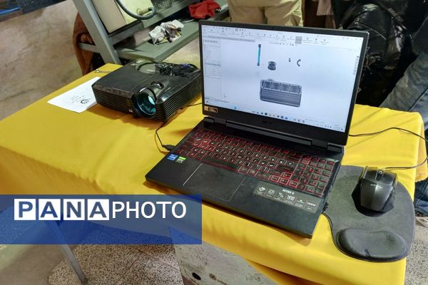 نمایشگاه دستاوردهای دانش‌آموزان هنرستان فنی حرفه‌ای‌ رباط‌کریم