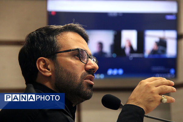گفت‌وگوی صمیمی مدیرعامل خبرگزاری پانا با دانش‌آموزخبرنگاران استان‌ها