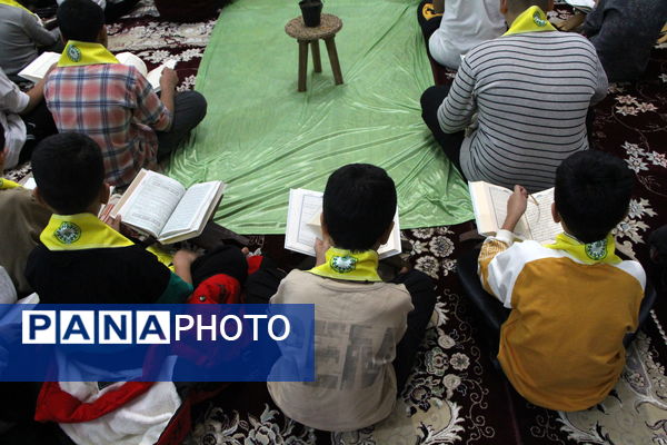 مراسم معنوی اعتکاف دانش‌آموزان پسر یزدی در فهرج