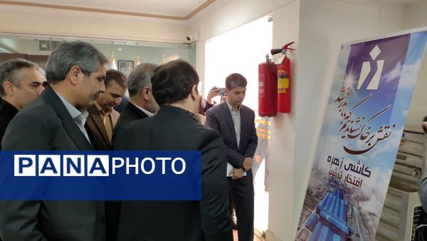 بازدید نائب رئیس مجلس شورای اسلامی از نمایشگاه تولیدات و محصولات صنعتی و صنایع دستی شهرستان کاشمر