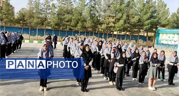 آغاز سال تحصیلی جدید در دبیرستان نمونه دولتی مهرورزان خواف